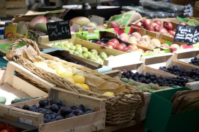 新鮮な食材の宝庫。フランス人の定番マルシェ