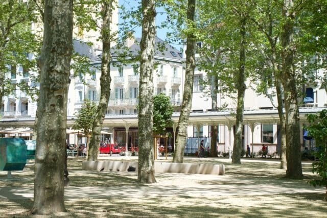 フランスの小さな街さんぽ26　歴史と温泉の街ヴィシー